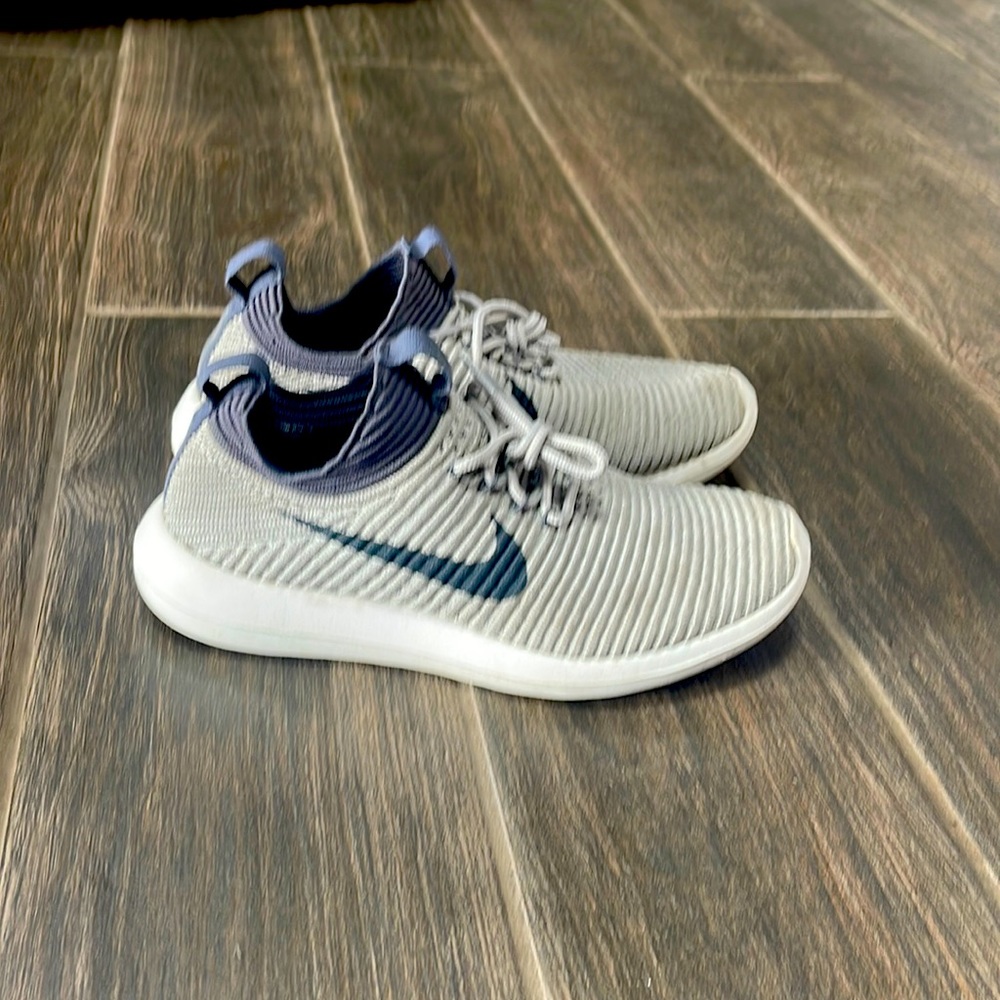 Great slip on Nike shoe!